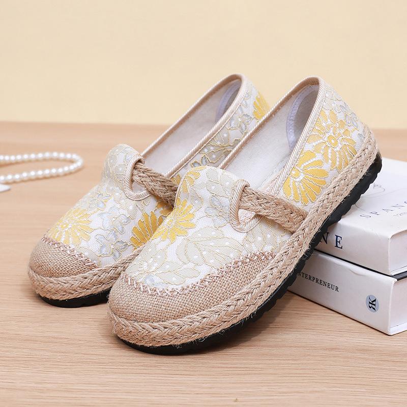 

Shoes women s spring and autumn new casual and comfortable one-pedal lazy shoes light and breathable fashionable versatile mother shoes 35