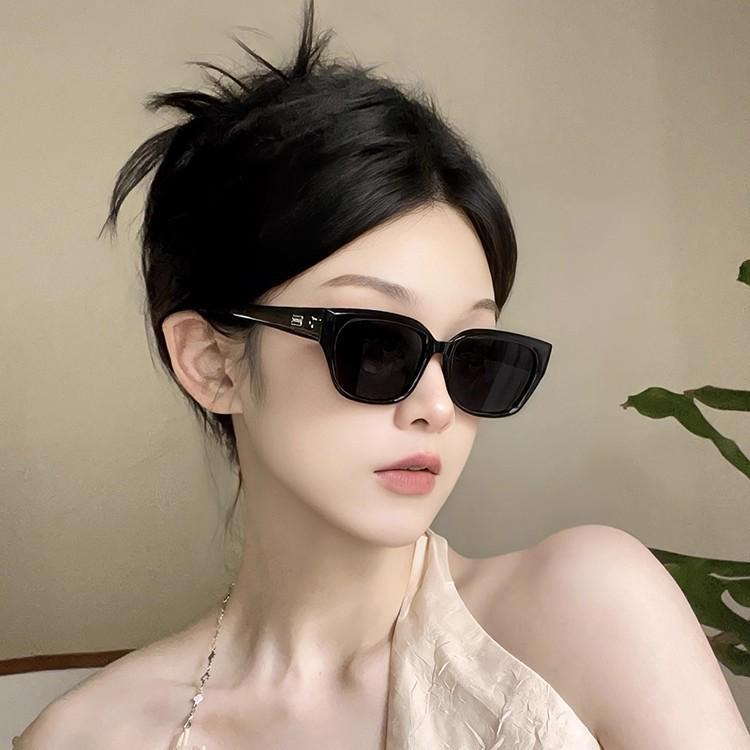 European & American Cat-Eye Sunglasses: Slimming Design, UV Protection for Men & Women