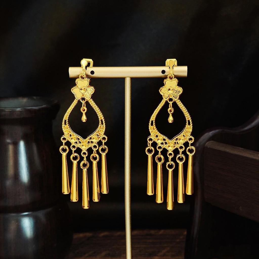 Retro Ethnic Water Drop Leaf Tassel No-Pierce Earrings
