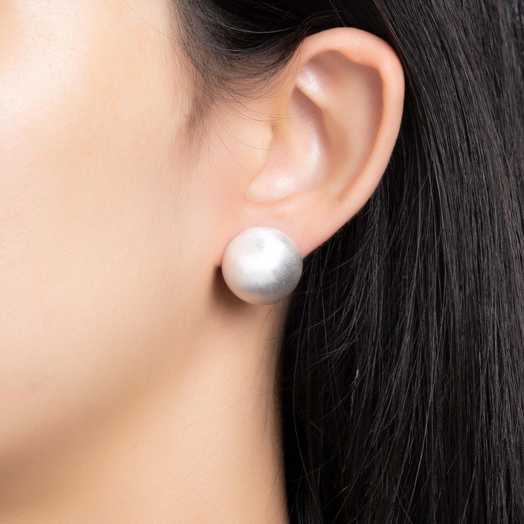 Autumn/Winter Retro Minimalist Frosted Ball Stud Earrings for Women