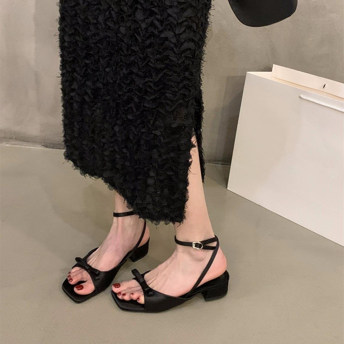 

Medium heel temperament satin bow small sandals fairy shoes outer wear with skirt shoes 35 чорний