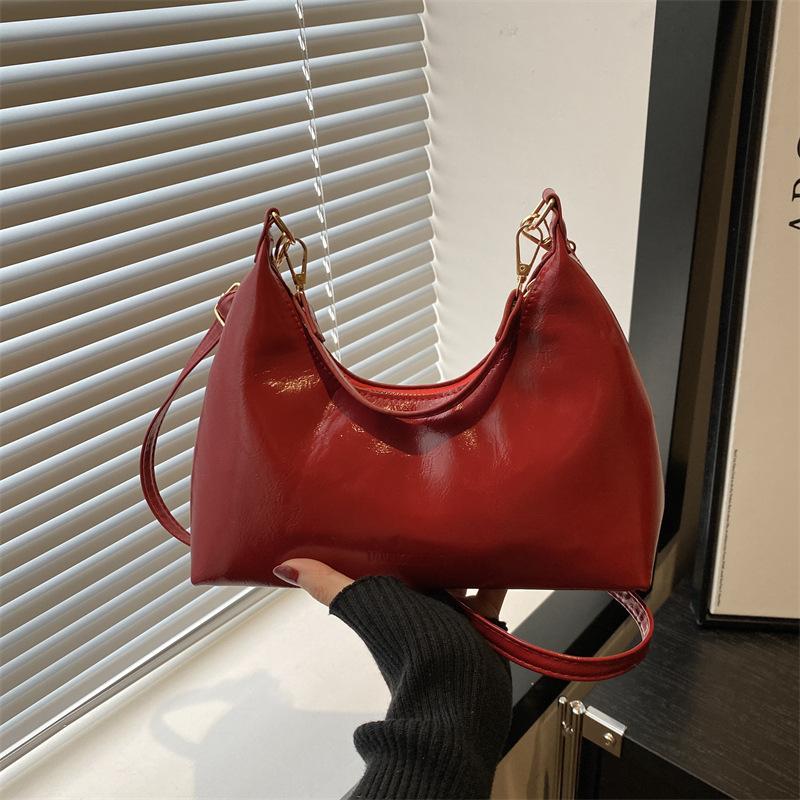 Textured Oil Wax Leather Solid Color 2025 New Winter Retro Casual Large Capacity Single Shoulder Underarm Crossbody Underarm Women's Bag