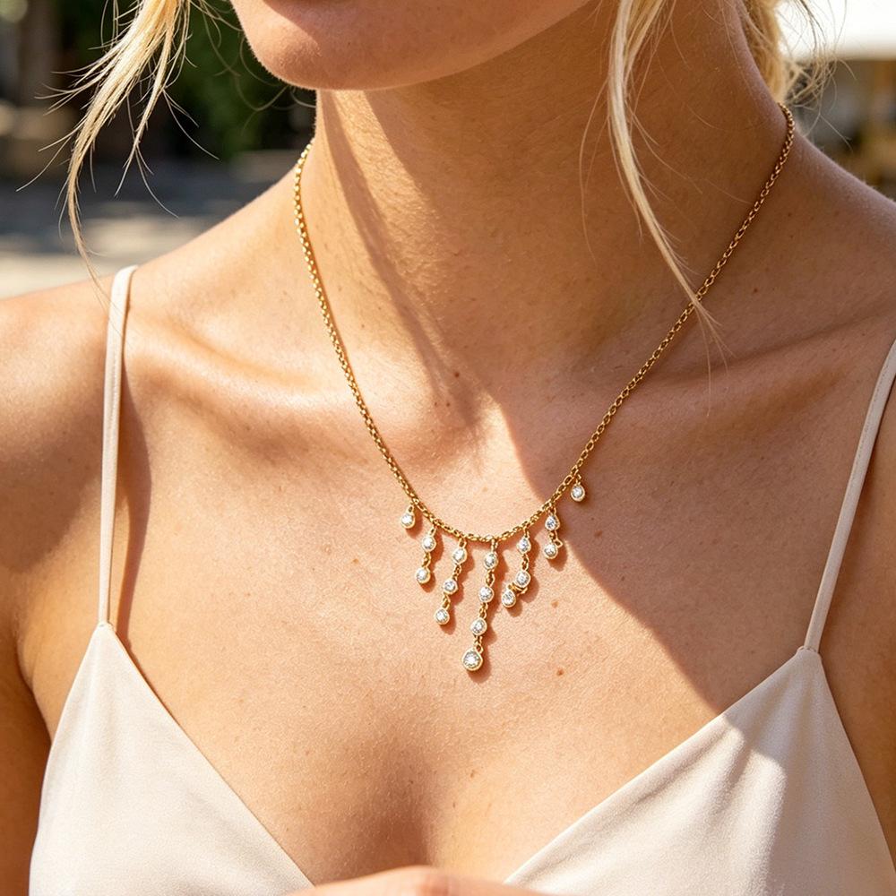 Exquisite Zircon Fringed Pendant Collarbone Chain Plated 18K Gold Stainless Steel Waterproof Necklace Light Luxury Niche Accessories
