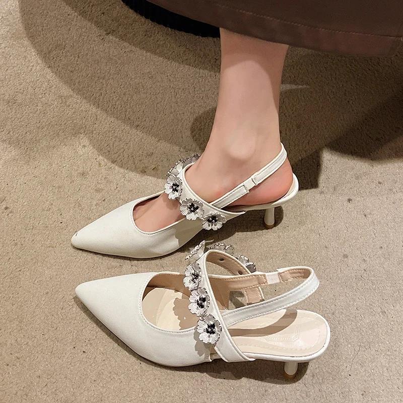 2024 New French Chunky Heel Mary Jane Shoes Spring and Autumn Women  Pointed Small Leather Shoes Silver Single Shoes
