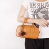 Portachiavi e Ciondolo per Borsa con Nappa a Forma di Palla di Bacca di Bayberry in Stile Zhang Yuanying