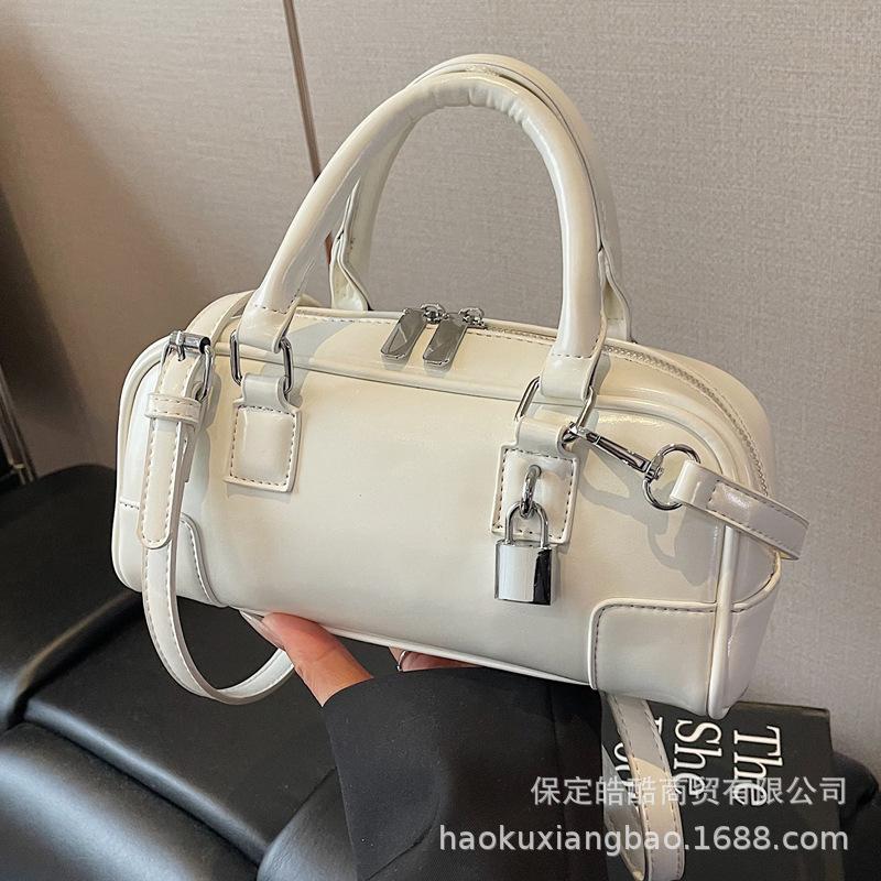 Premium Texture Small Bag Women's 2025 New Summer Popular Versatile Messenger Bag Fashion Super Fire Portable Pillow Bag