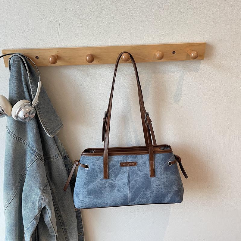 

High-value underarm commuter bag women s autumn new simple large-capacity shoulder bag