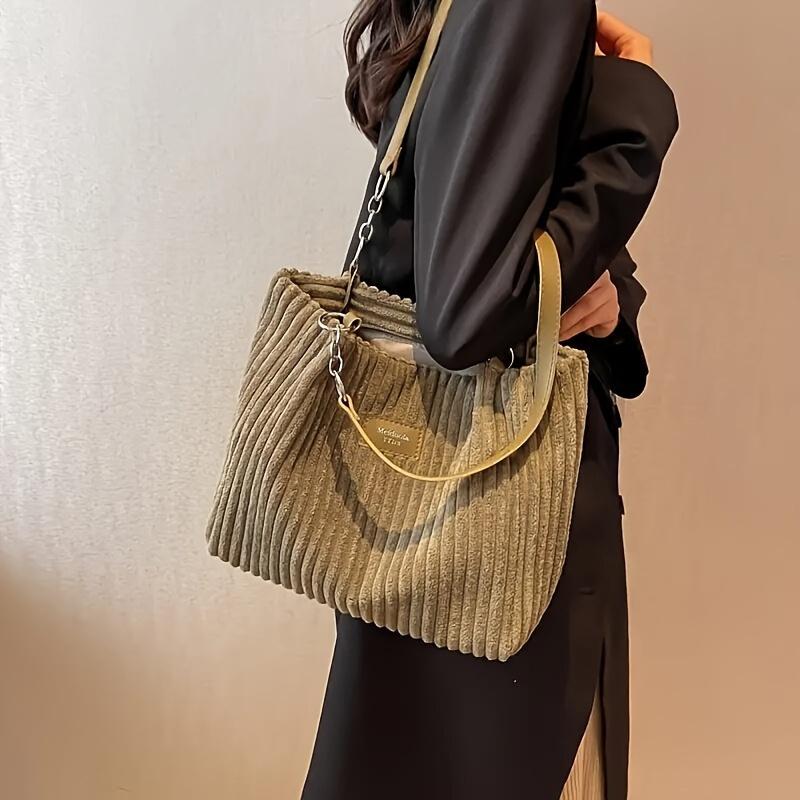 An Elegant Corduroy Handbag for Women,Featuring A Chain Shoulder Strap,Spacious Design,Perfect for Daily Commuting,with A Polyester Lining,Zip Closure