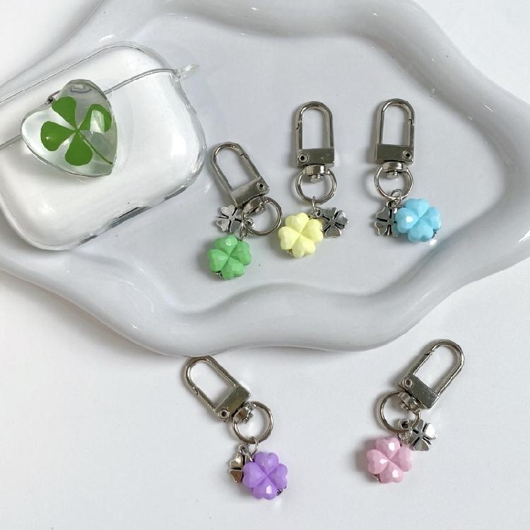 Trendy Clovers Pendant Green Resin Keychain For Phone Bag Luck Symbol Accessory Trendy Clovers Pendant Decors
