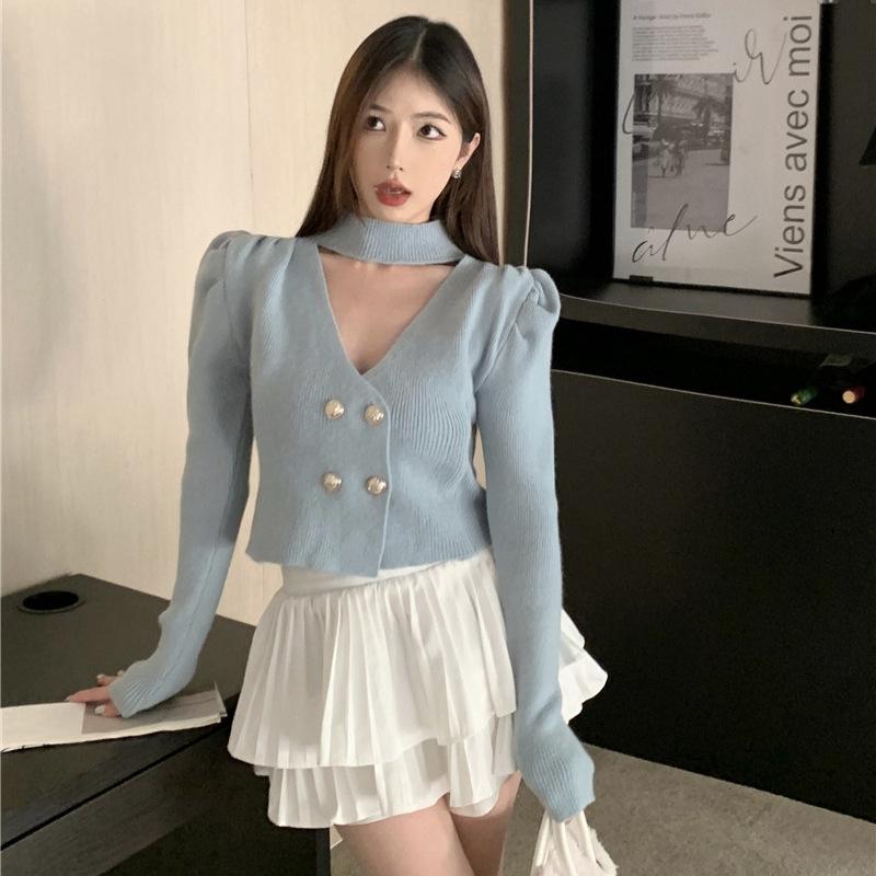 

Black v-neck long-sleeved knitted sweater women s clothing autumn and winter 2025 new French high-end short sweater one size fits all