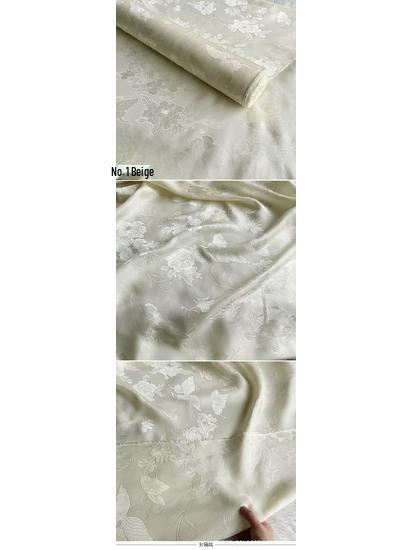 Žakárová látka Hanfu Qipao s otevřeným vzorem Motýli a pivoňky - 100% morušové hedvábí