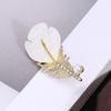 1Pcs White Pearl Zircon Inlaid Corsage Luxury Shell Feather Brooch Pins Gold Color Clothing Accessories