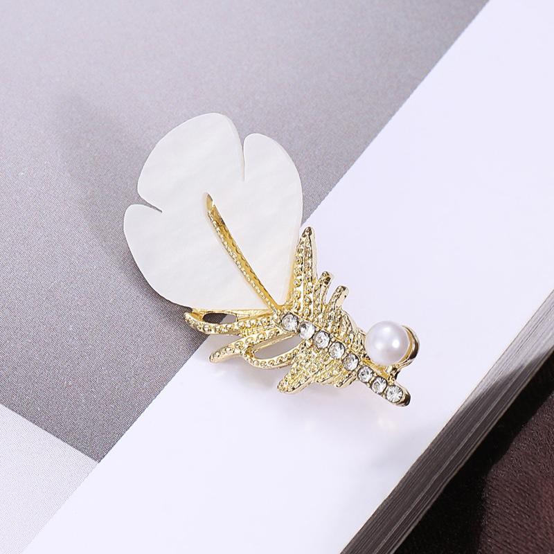 1Pcs White Pearl Zircon Inlaid Corsage Luxury Shell Feather Brooch Pins Gold Color Clothing Accessories