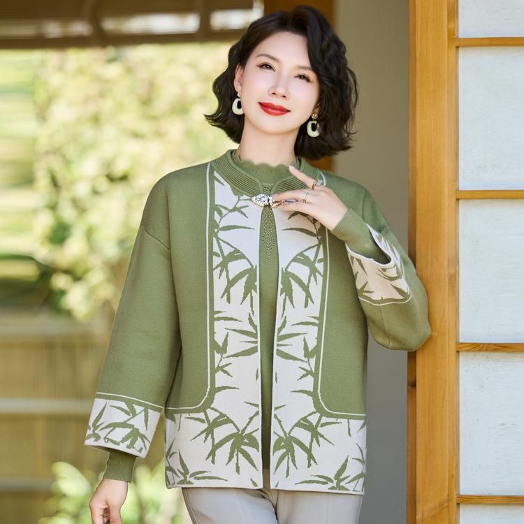 Mom's Autumn Knitted Two-piece Top 50-year-old Middle-aged and Elderly Women's Fashionable Noble Sweater Cardigan Autumn and Winter