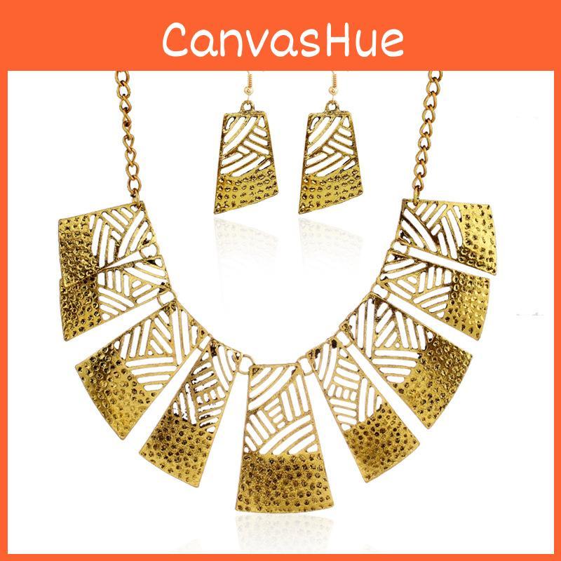 Vintage Style Alloy Necklace With Openwork Design For Holiday Gift