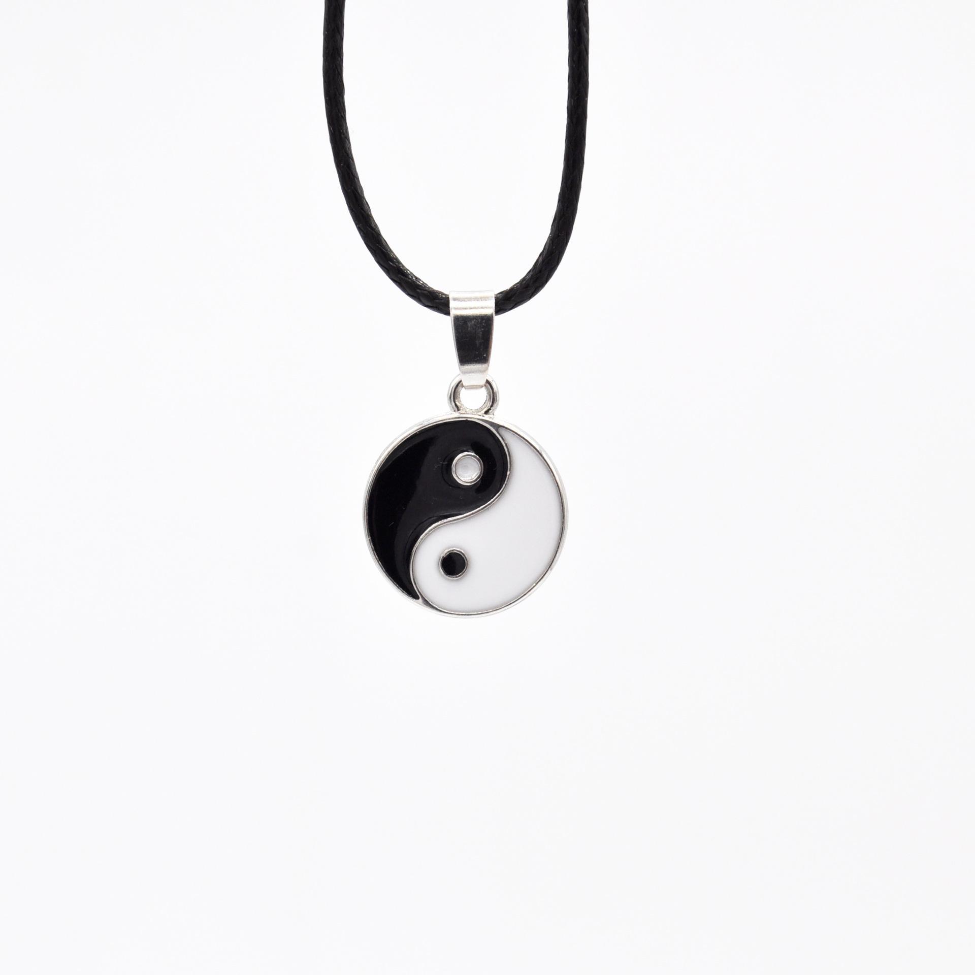 

Black And White Tai Chi Bagua Map Necklace, Gossip Necklace
