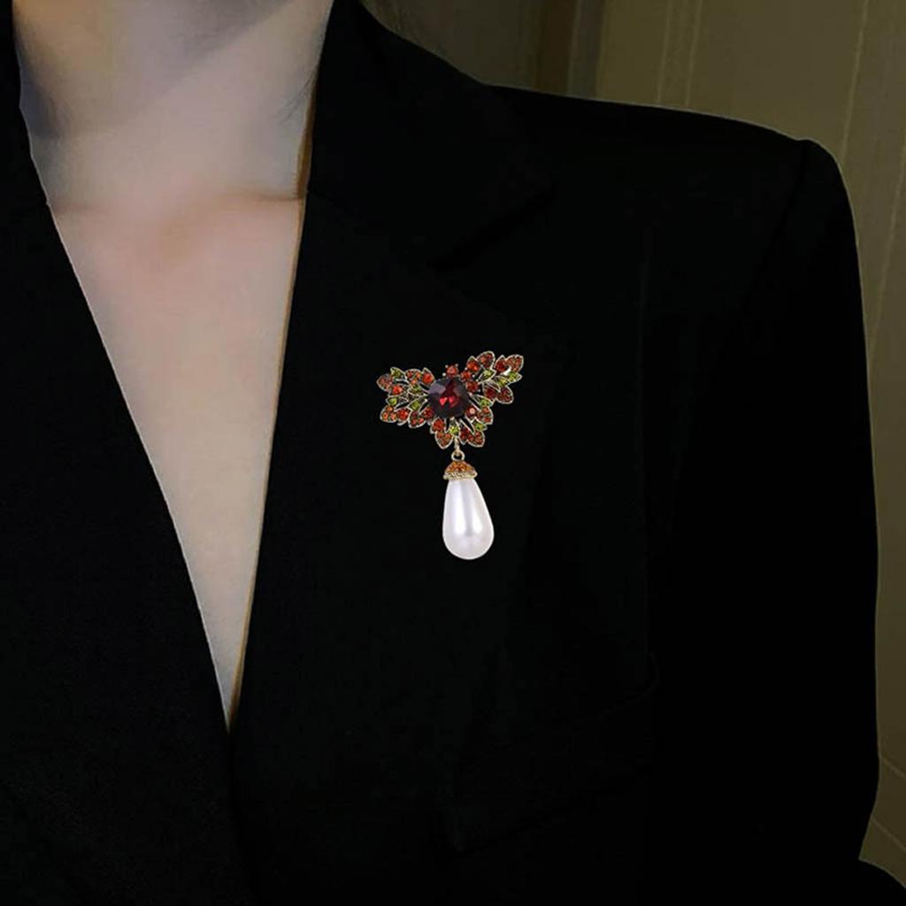 Elegant Vintage Pearl And Green Ruby Brooch Adornment With Alloy Setting For Formal Events And Fashionable Outfits
