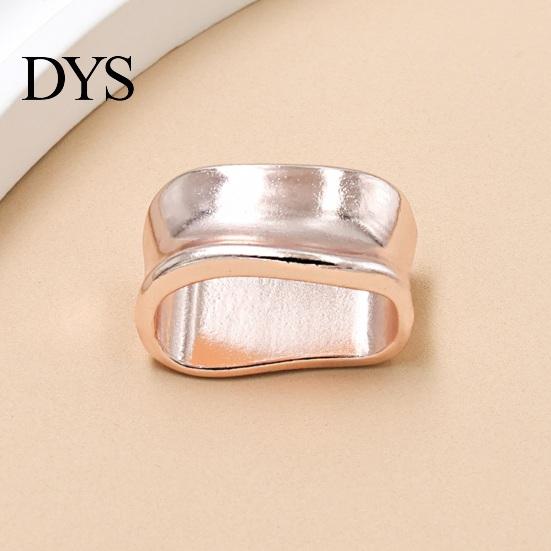 Irregular Curved Scarf Ring Oblate Ring, Geometric Simple Clip, Modern Women Jewelry Holder for Neckerchiefs Scarves Shirts High-end