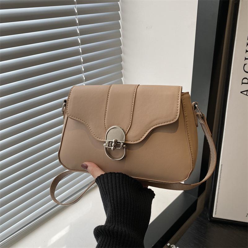 

Niche design high-end underarm baguette bag 2025 new casual versatile shoulder messenger bag portable small square bag хаки