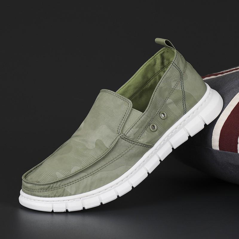 Men's Korean Style Spring Canvas Slip-On Casual Shoes - Breathable, Fashionable, Flat Bottom, Low-Top Board Shoes.
