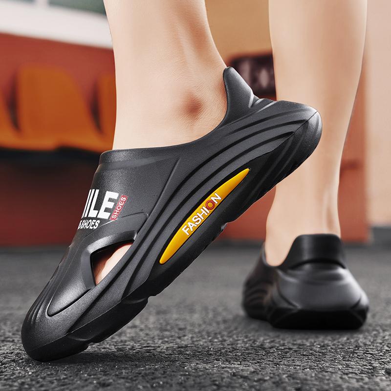 New Summer Couple Beach Shoes Men's Hole Shoes Sandals Are Light and Soft Plus Size