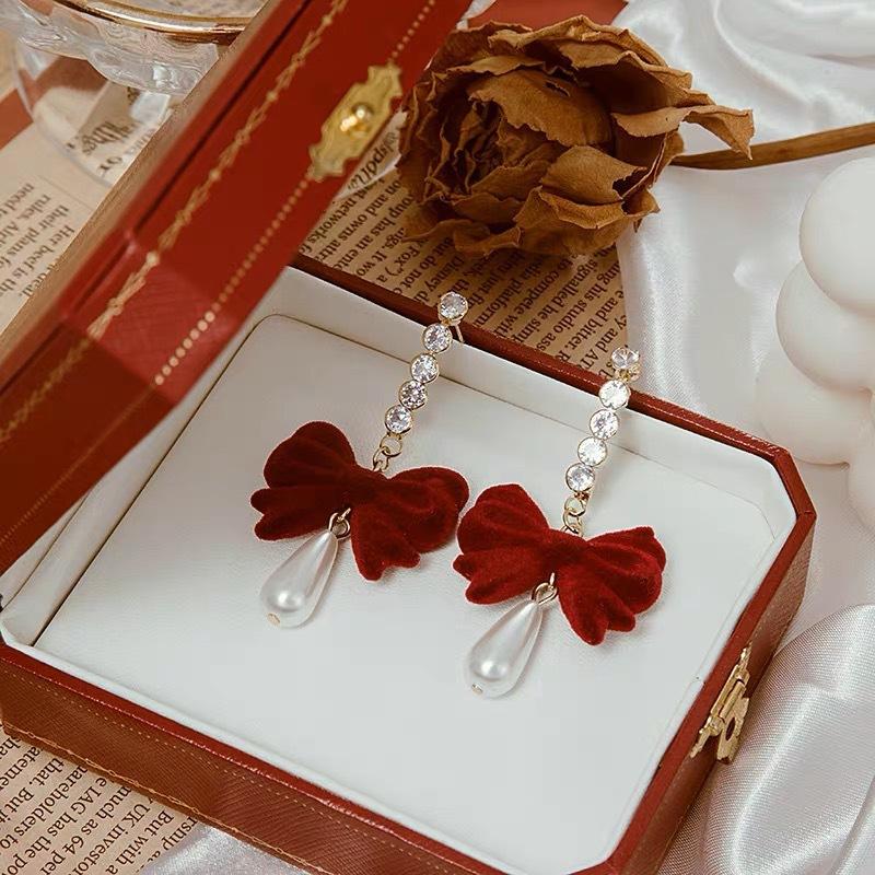 New Fashionable Flocked Earrings, Silver Needle Bow Earrings, High-end Feeling, Niche Red Earrings