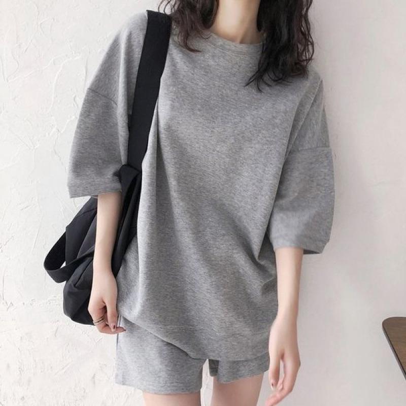 

Women s Summer 2025 College Style Casual Set: Korean Loose Short Sleeve T-Shirt & Shorts Two-Piece L білий