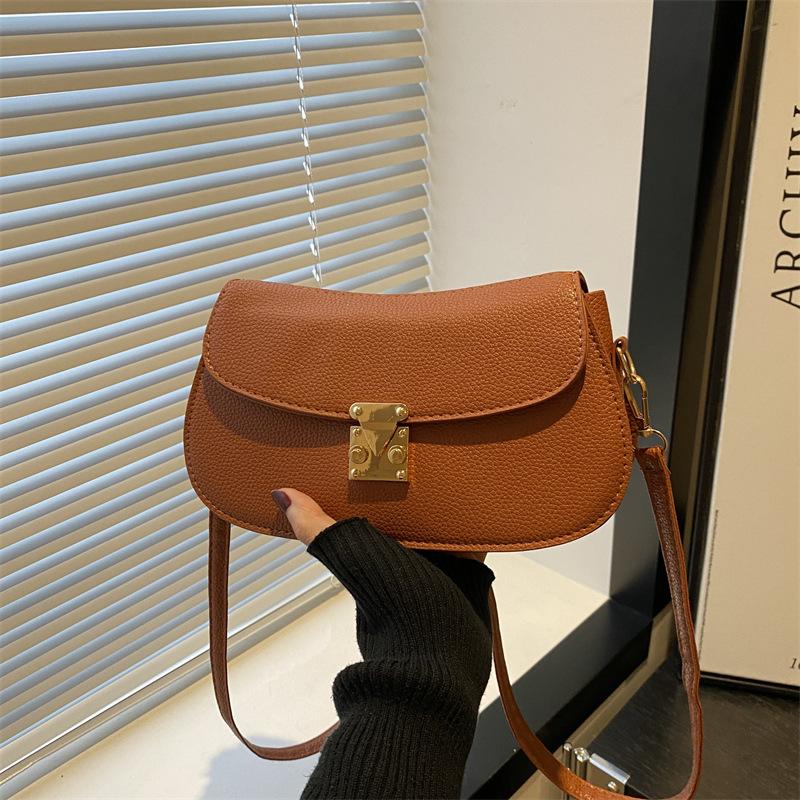 

New stylish simple retro women s commuter shoulder bag, foreign versatile niche design crossbody small square bag