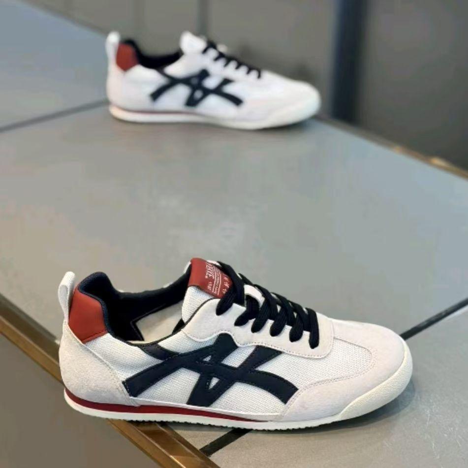 Men's Classic Running Shoes Lace Up Soft Sole Walking Shoes Flat Bottom Sports Shoes Breathable Couple Casual Shoes Tennis Shoes