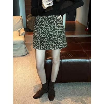 Influencer-Style Retro High-Waisted Wool Leopard Print A-Line Skirt for Women.
