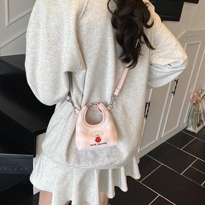 New Fashion Versatile Messenger Bag Women's High-end Niche Design Casual Simple Handbag