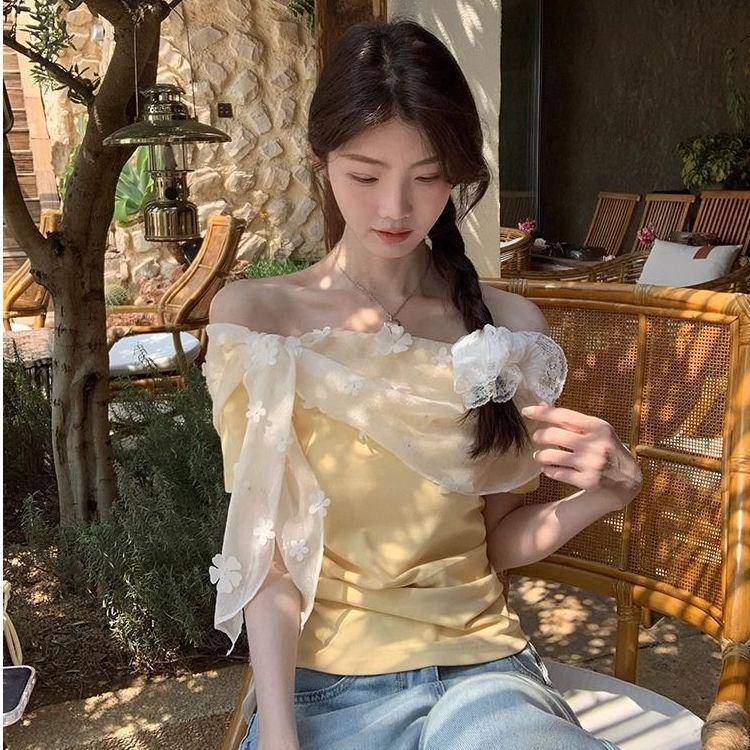 Reds Pavilion Short-sleeved T-shirt Women's New Summer Design Sense Niche Short Yellow Off-the-shoulder One-word Shoulder Top