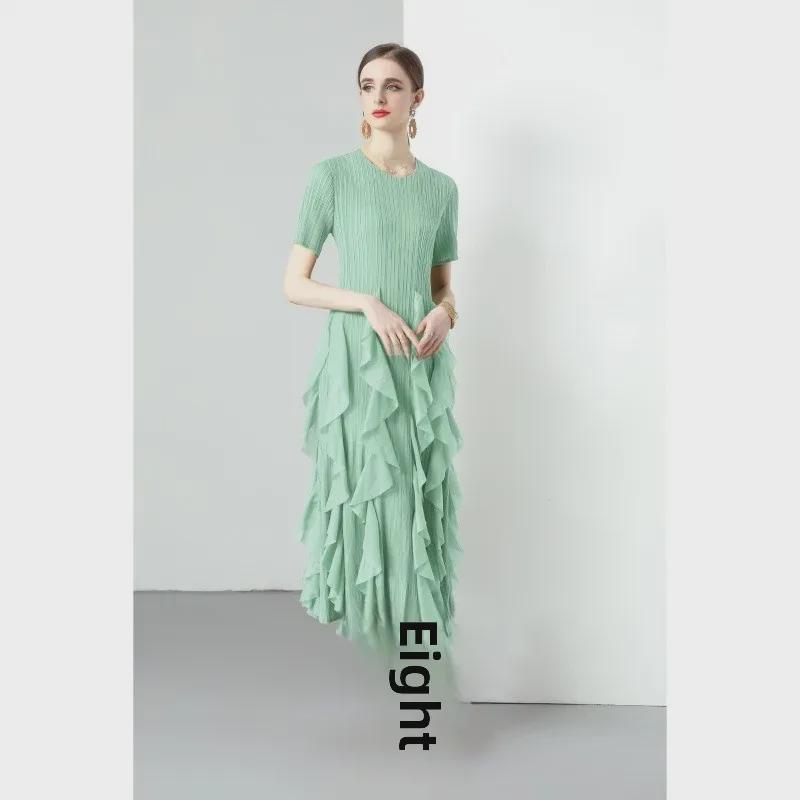 Miyake 2024 Plisowana sukienka z falbaną: Okrągły dekolt, Długie i krótkie rękawy, Wysoki stan, Wąski krój, Elegancki design