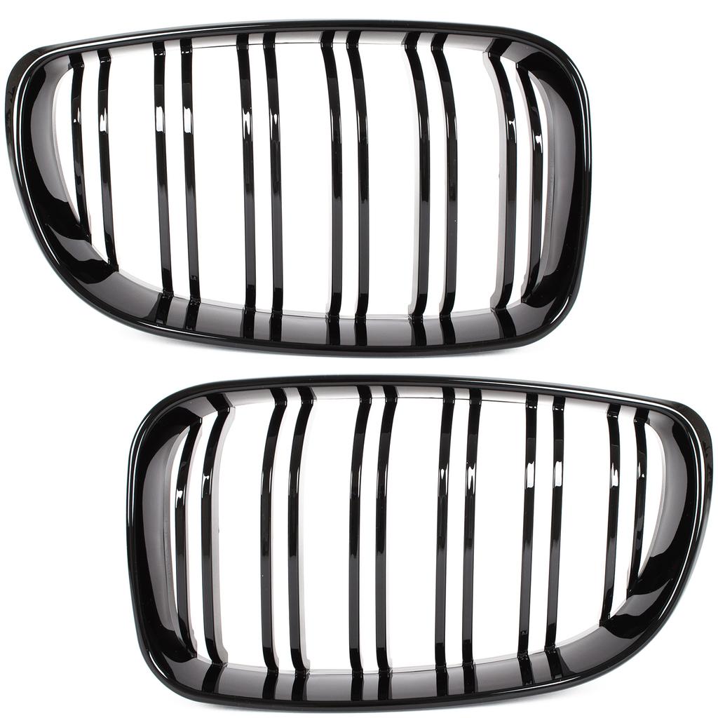 Grade entre os faróis dos BMW Série 1 E81 E82 E87 E88 (2007-2011) (rins) Conjunto esquerdo + direito BARRA DUPLA PRETA BRILHANTE