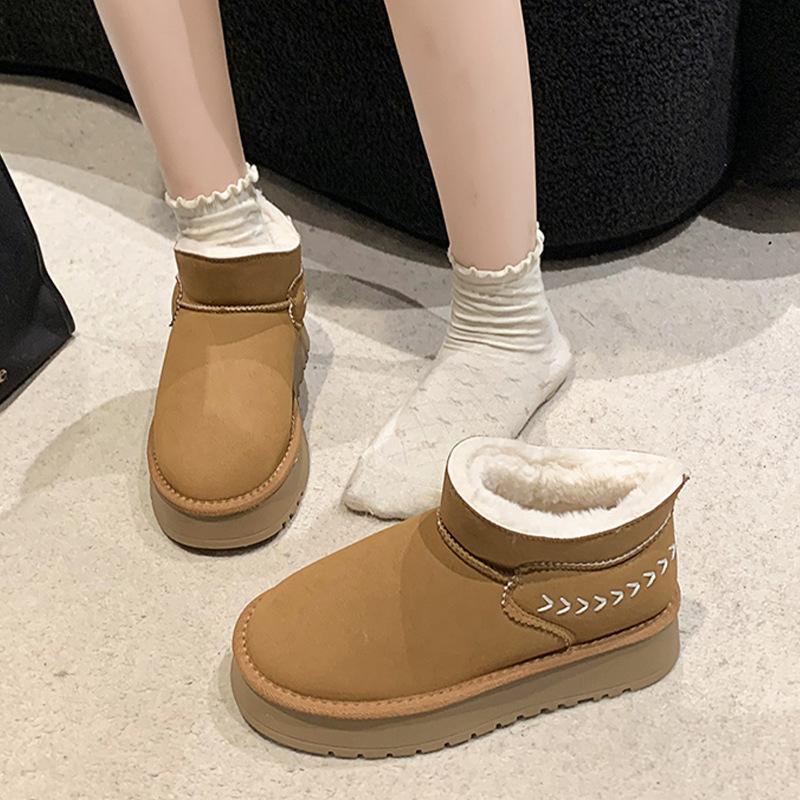 Thick Soled Warm Snow Boots for Women Winter Fur One-piece Height Increasing Short Tube with Plush and Thick Cotton Shoes