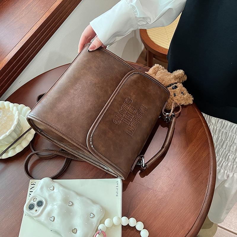 Retro Fashion Casual Handbag New Autumn and Winter Texture Trend College Students Go Out Backpack