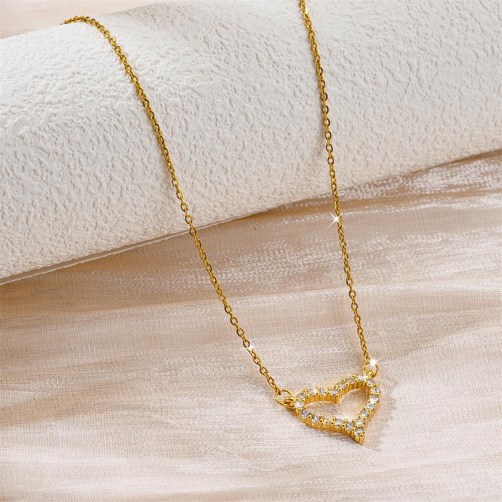 Simple Fashion Titanium Steel Women's Necklace - Non-fading, Luxurious, Versatile, Korean Style Clavicle Chain