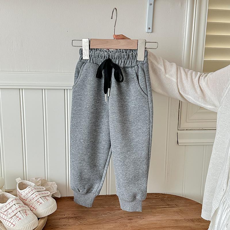 Kinder Herbst- und Winter-Sweathose, lockere und vielseitige lässige Sporthose für Jungen und Mädchen, Baby-Plüsch-Langhose