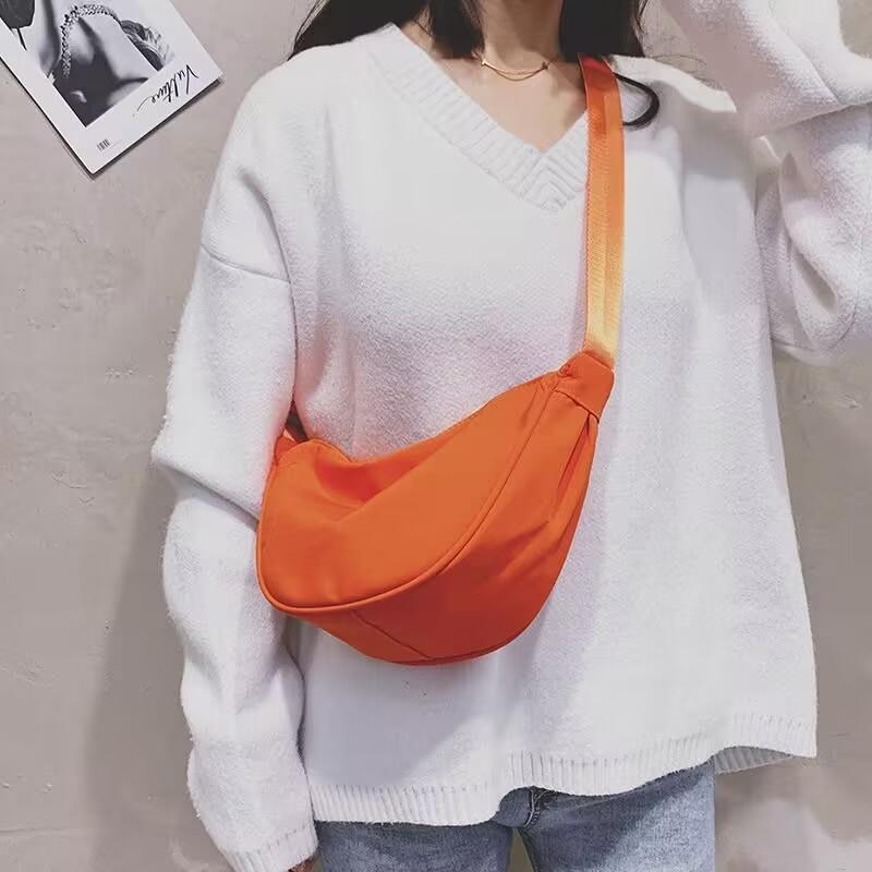 Crossbody bag women's light luxury high-end new texture niche design breast bag women's fashion versatile shoulder bag