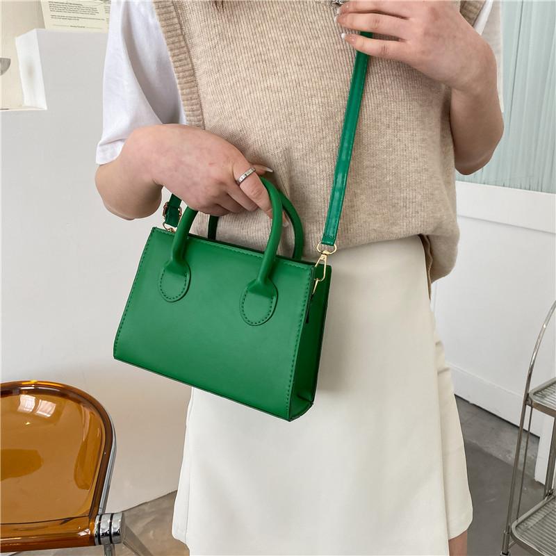 2025 spring new messenger bag retro niche fashion portable small square bag women's simple popular casual shoulder bag