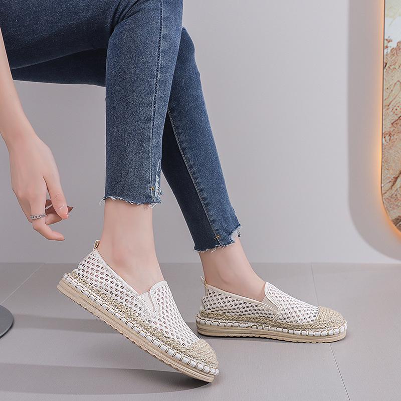 Women's 2025 Summer Mesh Slip-On Fisherman Shoes - Lightweight and Breathable Casuals with Traditional Beijing Style.