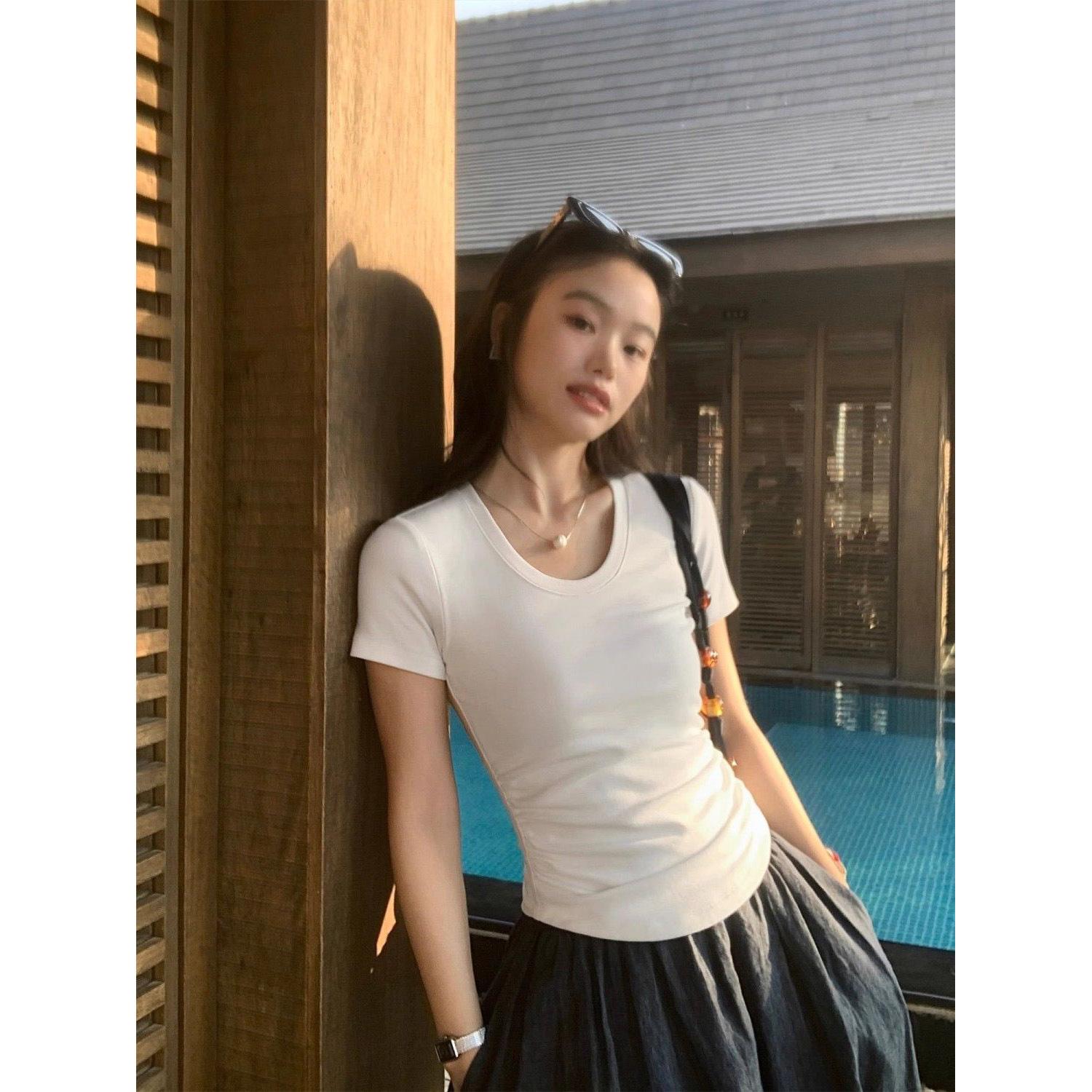 

U-neck slim-fitting short-sleeved T-shirt women s summer new Korean waist-pinched thin bottoming shirt Spice girl atmosphere top M