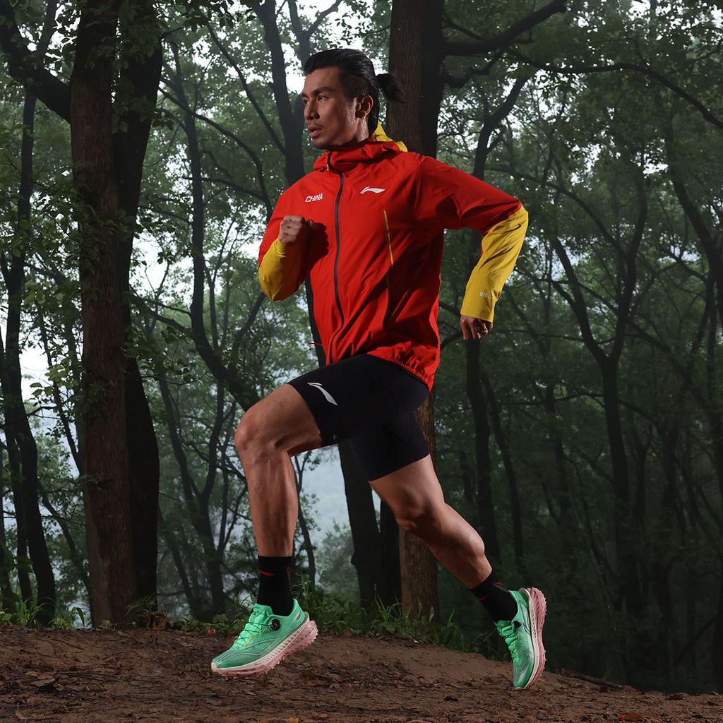 Li Ning Running Series Hooded Waterproof Breathable Quick-Dry Reflective Print Outdoor Running Trail Running Jacket Unisex Jacket Red Yellow ACFV005-4