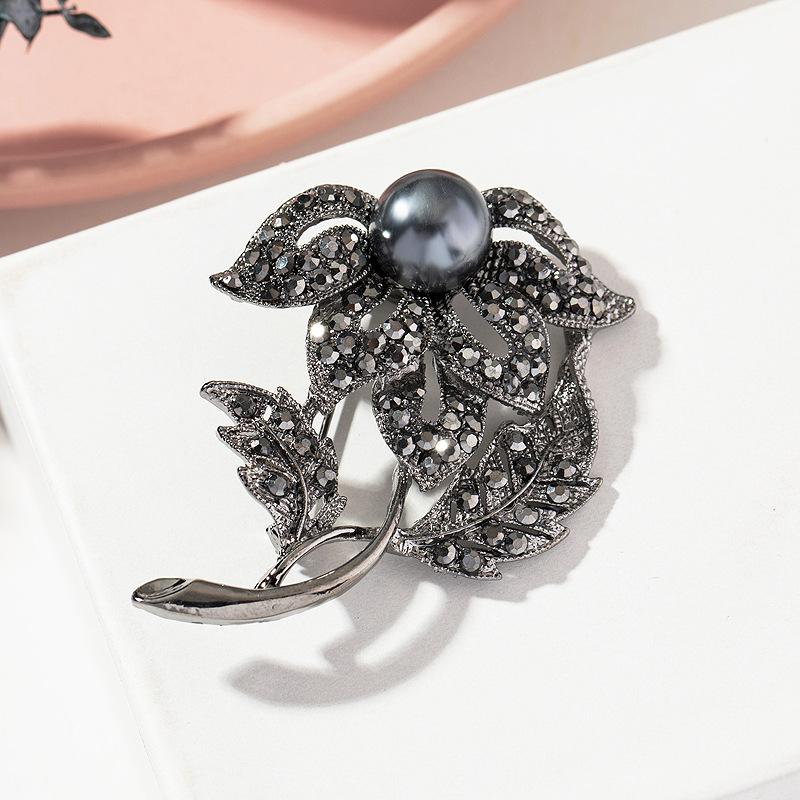 Gun Black Rhinestone Bow Brooches For Women Pearl Plant Pin Flower Lapel Pins Office Party Friend Gifts Jewelry Accessories
