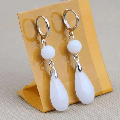 Orecchini Goccia d'Acqua di Giada - Eleganti, Ipoallergenici, Design di Ispirazione Cinese