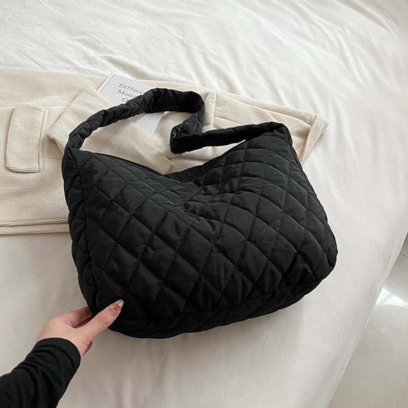 

New casual commuting large-capacity tote bag women s autumn retro simple shoulder bag fashion messenger bag