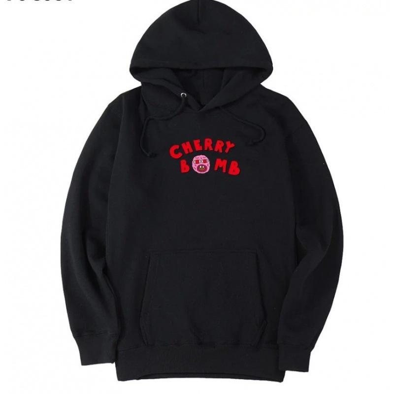 The new printed men's and women's same versatile hooded sweater is provided.