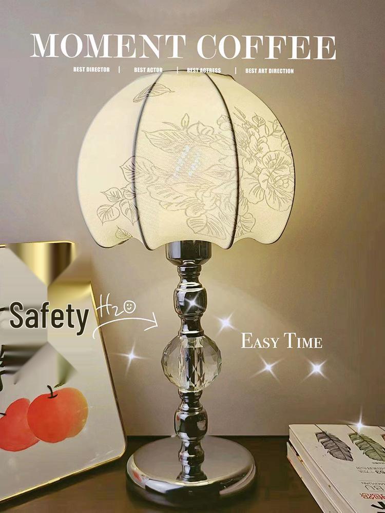 Vintage American LED Table Lamp – Retro Bedside, Office, Hotel Project, or Bedroom Use – Eye Protection & Dimmable Night Light.