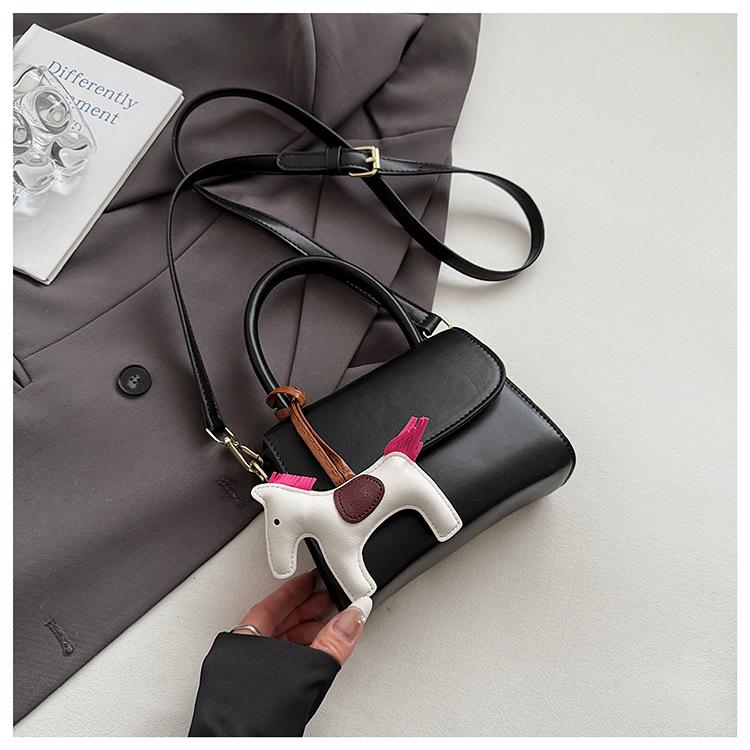 

2025 Korean new spring handbag bag women s fashion versatile high-quality textured shoulder bag exquisite messenger bag bag