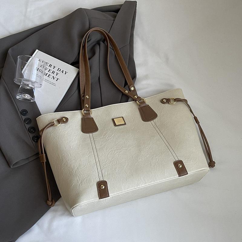 

2025 новая женская трендовая сумка-тоут высокого класса осень-зима ретро сумка через плечо большая вместимость